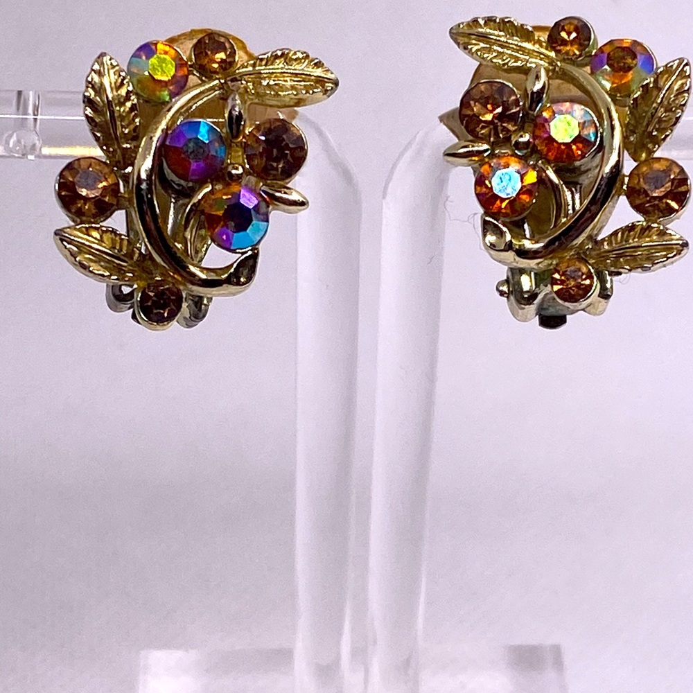 Lisner Signed Clip On Earrings Gold Tone Leaves Aurora Borealis Rhinestones